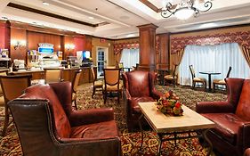 Holiday Inn Express & Suites Tupelo By Ihg